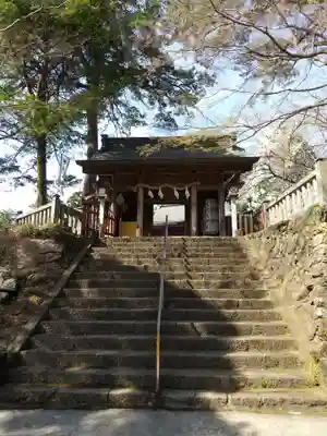 唐澤山神社の山門・神門