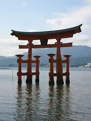 厳島神社の鳥居