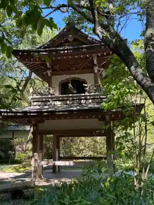 浄智寺の{uncategorized: "未分類", other: "その他", undefined: "問題あり", building: "その他建物", grave: "お墓", sacred_gate: "鳥居", guardian: "狛犬", statue: "像", buddha: "仏像", history: "歴史", nature: "自然", garden: "庭園", animal: "動物", pagoda: "塔", temizu: "手水舎", mountain_gate: "山門・神門", sanctuary: "本殿・本堂", subordinate: "末社・摂社", art: "芸術", scenery: "景色", jizo: "地蔵", ema: "絵馬", goshuin: "御朱印", omikuji: "おみくじ", items: "授与品その他", amulet: "お守り", goshuincho: "御朱印帳", eats: "食事", festival: "お祭り", votive_dance: "神楽", shichigosan: "七五三参", wedding: "結婚式", experience: "体験その他", initially: "初詣", around: "周辺", anti_infection: "感染症対策"}
