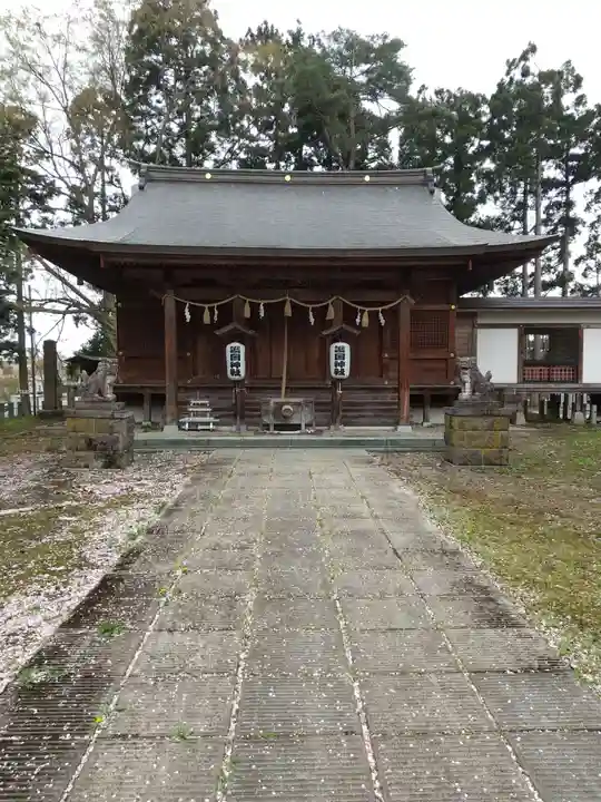 新荘護國神社の本殿・本堂