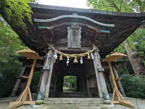 柞原八幡宮の山門・神門