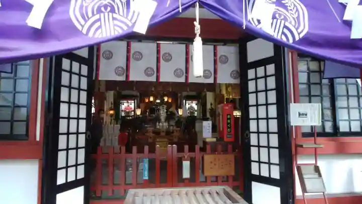 三崎稲荷神社の本殿・本堂