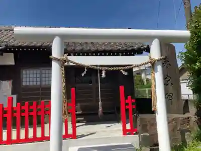 弁天神社・八海山神社の{uncategorized: "未分類", other: "その他", undefined: "問題あり", building: "その他建物", grave: "お墓", sacred_gate: "鳥居", guardian: "狛犬", statue: "像", buddha: "仏像", history: "歴史", nature: "自然", garden: "庭園", animal: "動物", pagoda: "塔", temizu: "手水舎", mountain_gate: "山門・神門", sanctuary: "本殿・本堂", subordinate: "末社・摂社", art: "芸術", scenery: "景色", jizo: "地蔵", ema: "絵馬", goshuin: "御朱印", omikuji: "おみくじ", items: "授与品その他", amulet: "お守り", goshuincho: "御朱印帳", eats: "食事", festival: "お祭り", votive_dance: "神楽", shichigosan: "七五三参", wedding: "結婚式", experience: "体験その他", initially: "初詣", around: "周辺", anti_infection: "感染症対策"}