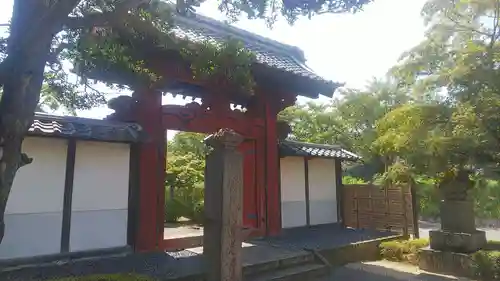 蓮光寺の山門・神門