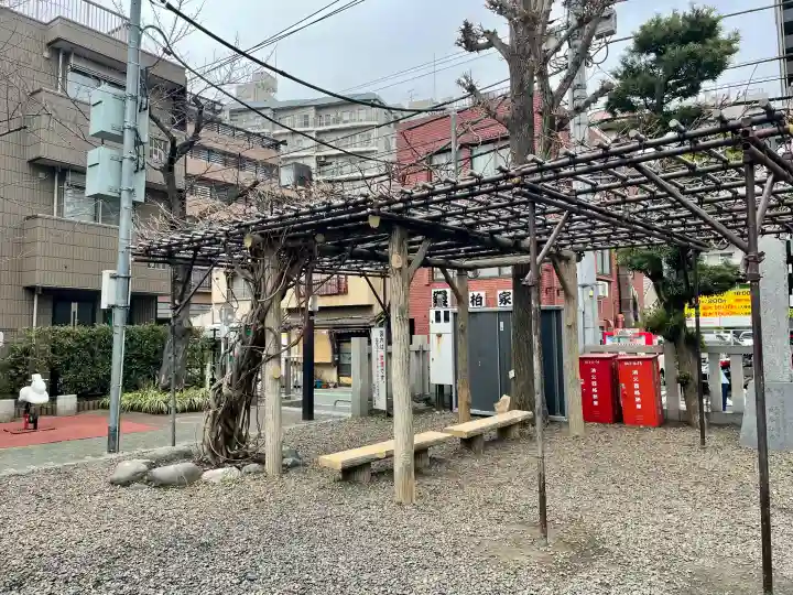 七倉稲荷神社の{uncategorized: "未分類", other: "その他", undefined: "問題あり", building: "その他建物", grave: "お墓", sacred_gate: "鳥居", guardian: "狛犬", statue: "像", buddha: "仏像", history: "歴史", nature: "自然", garden: "庭園", animal: "動物", pagoda: "塔", temizu: "手水舎", mountain_gate: "山門・神門", sanctuary: "本殿・本堂", subordinate: "末社・摂社", art: "芸術", scenery: "景色", jizo: "地蔵", ema: "絵馬", goshuin: "御朱印", omikuji: "おみくじ", items: "授与品その他", amulet: "お守り", goshuincho: "御朱印帳", eats: "食事", festival: "お祭り", votive_dance: "神楽", shichigosan: "七五三参", wedding: "結婚式", experience: "体験その他", initially: "初詣", around: "周辺", anti_infection: "感染症対策"}