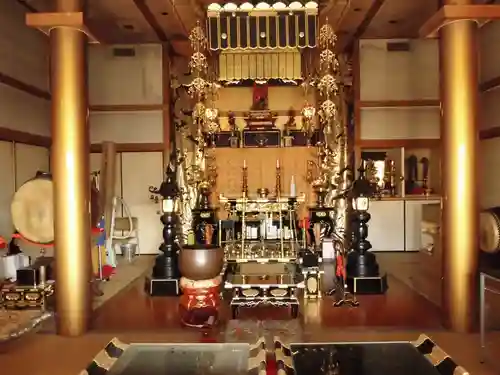 新成寺の本殿・本堂