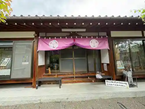 護船観音 妙法禅寺の{uncategorized: "未分類", other: "その他", undefined: "問題あり", building: "その他建物", grave: "お墓", sacred_gate: "鳥居", guardian: "狛犬", statue: "像", buddha: "仏像", history: "歴史", nature: "自然", garden: "庭園", animal: "動物", pagoda: "塔", temizu: "手水舎", mountain_gate: "山門・神門", sanctuary: "本殿・本堂", subordinate: "末社・摂社", art: "芸術", scenery: "景色", jizo: "地蔵", ema: "絵馬", goshuin: "御朱印", omikuji: "おみくじ", items: "授与品その他", amulet: "お守り", goshuincho: "御朱印帳", eats: "食事", festival: "お祭り", votive_dance: "神楽", shichigosan: "七五三参", wedding: "結婚式", experience: "体験その他", initially: "初詣", around: "周辺", anti_infection: "感染症対策"}