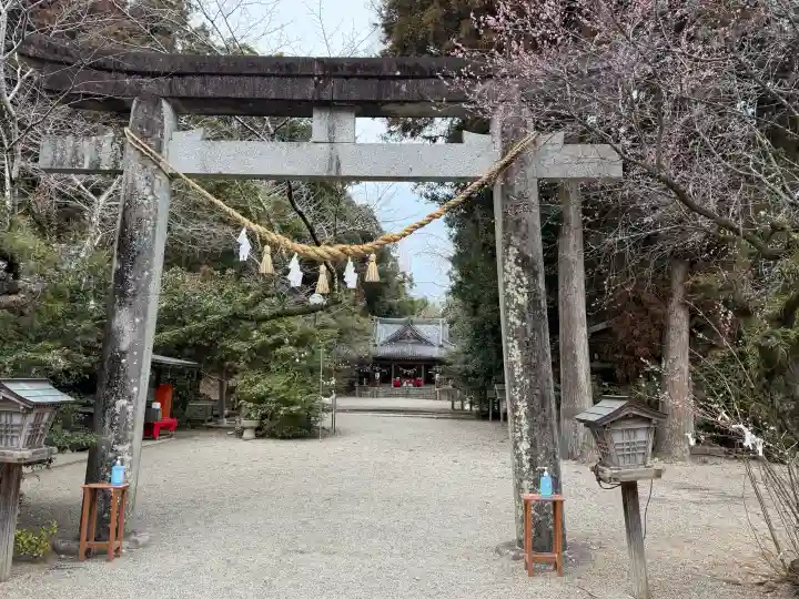 舞鶴神社の{uncategorized: "未分類", other: "その他", undefined: "問題あり", building: "その他建物", grave: "お墓", sacred_gate: "鳥居", guardian: "狛犬", statue: "像", buddha: "仏像", history: "歴史", nature: "自然", garden: "庭園", animal: "動物", pagoda: "塔", temizu: "手水舎", mountain_gate: "山門・神門", sanctuary: "本殿・本堂", subordinate: "末社・摂社", art: "芸術", scenery: "景色", jizo: "地蔵", ema: "絵馬", goshuin: "御朱印", omikuji: "おみくじ", items: "授与品その他", amulet: "お守り", goshuincho: "御朱印帳", eats: "食事", festival: "お祭り", votive_dance: "神楽", shichigosan: "七五三参", wedding: "結婚式", experience: "体験その他", initially: "初詣", around: "周辺", anti_infection: "感染症対策"}