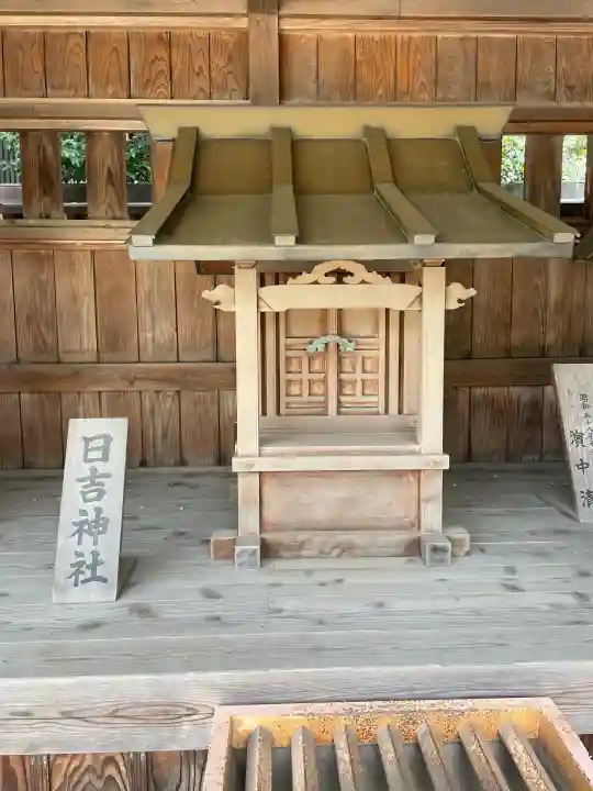 諏訪神社の{uncategorized: "未分類", other: "その他", undefined: "問題あり", building: "その他建物", grave: "お墓", sacred_gate: "鳥居", guardian: "狛犬", statue: "像", buddha: "仏像", history: "歴史", nature: "自然", garden: "庭園", animal: "動物", pagoda: "塔", temizu: "手水舎", mountain_gate: "山門・神門", sanctuary: "本殿・本堂", subordinate: "末社・摂社", art: "芸術", scenery: "景色", jizo: "地蔵", ema: "絵馬", goshuin: "御朱印", omikuji: "おみくじ", items: "授与品その他", amulet: "お守り", goshuincho: "御朱印帳", eats: "食事", festival: "お祭り", votive_dance: "神楽", shichigosan: "七五三参", wedding: "結婚式", experience: "体験その他", initially: "初詣", around: "周辺", anti_infection: "感染症対策"}