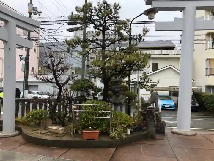 事代主神社の庭園