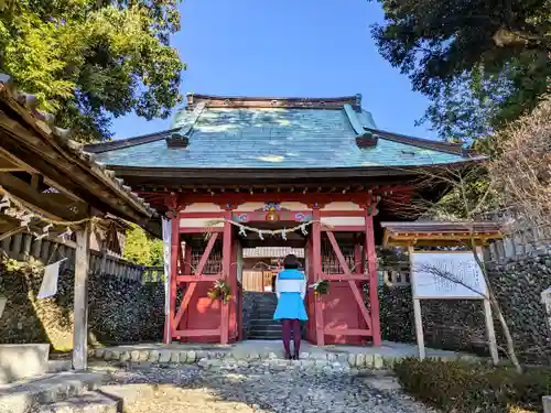 賀久留神社の山門・神門