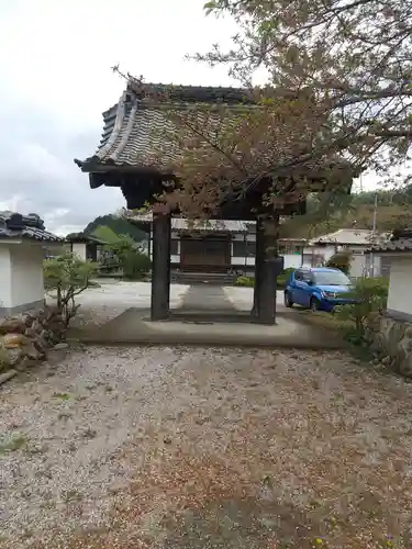 龍台寺の山門