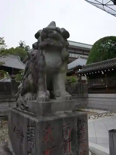 成田山新勝寺の狛犬