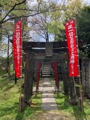 鶴ケ城稲荷神社の鳥居