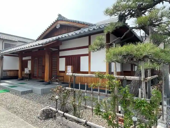 得法寺の{uncategorized: "未分類", other: "その他", undefined: "問題あり", building: "その他建物", grave: "お墓", sacred_gate: "鳥居", guardian: "狛犬", statue: "像", buddha: "仏像", history: "歴史", nature: "自然", garden: "庭園", animal: "動物", pagoda: "塔", temizu: "手水舎", mountain_gate: "山門・神門", sanctuary: "本殿・本堂", subordinate: "末社・摂社", art: "芸術", scenery: "景色", jizo: "地蔵", ema: "絵馬", goshuin: "御朱印", omikuji: "おみくじ", items: "授与品その他", amulet: "お守り", goshuincho: "御朱印帳", eats: "食事", festival: "お祭り", votive_dance: "神楽", shichigosan: "七五三参", wedding: "結婚式", experience: "体験その他", initially: "初詣", around: "周辺", anti_infection: "感染症対策"}