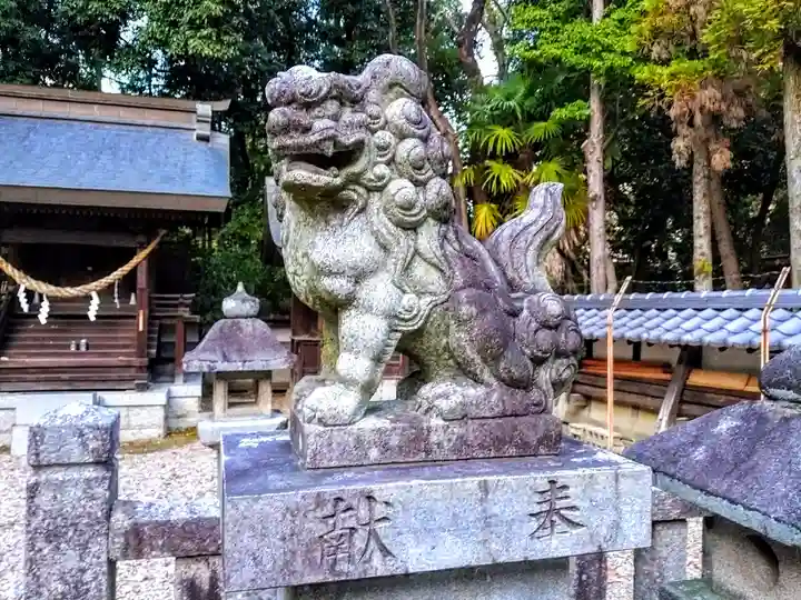 神明社(小坂神明社)の狛犬