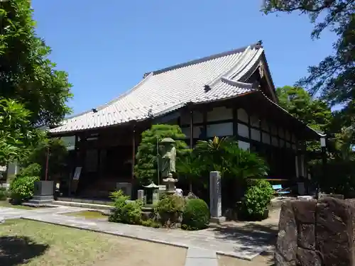 薬王寺の本殿・本堂