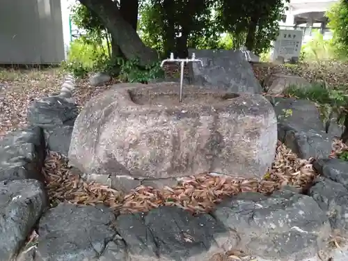 八幡社（松新町）の手水舎