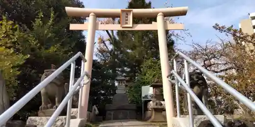 鶴見神社の鳥居