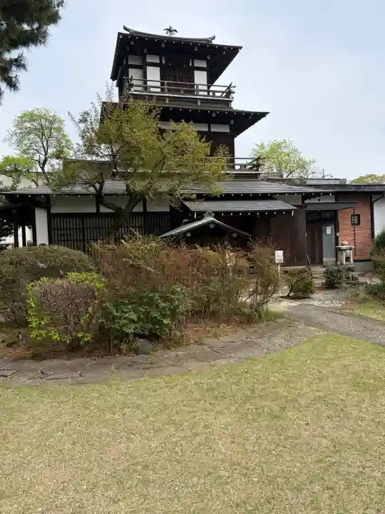 観音寺(世田谷山観音寺)の{uncategorized: "未分類", other: "その他", undefined: "問題あり", building: "その他建物", grave: "お墓", sacred_gate: "鳥居", guardian: "狛犬", statue: "像", buddha: "仏像", history: "歴史", nature: "自然", garden: "庭園", animal: "動物", pagoda: "塔", temizu: "手水舎", mountain_gate: "山門・神門", sanctuary: "本殿・本堂", subordinate: "末社・摂社", art: "芸術", scenery: "景色", jizo: "地蔵", ema: "絵馬", goshuin: "御朱印", omikuji: "おみくじ", items: "授与品その他", amulet: "お守り", goshuincho: "御朱印帳", eats: "食事", festival: "お祭り", votive_dance: "神楽", shichigosan: "七五三参", wedding: "結婚式", experience: "体験その他", initially: "初詣", around: "周辺", anti_infection: "感染症対策"}