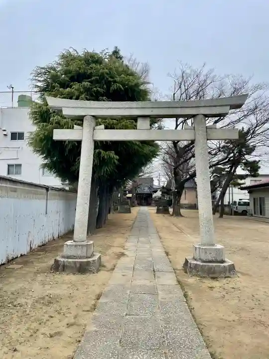 上小岩天祖神社の{uncategorized: "未分類", other: "その他", undefined: "問題あり", building: "その他建物", grave: "お墓", sacred_gate: "鳥居", guardian: "狛犬", statue: "像", buddha: "仏像", history: "歴史", nature: "自然", garden: "庭園", animal: "動物", pagoda: "塔", temizu: "手水舎", mountain_gate: "山門・神門", sanctuary: "本殿・本堂", subordinate: "末社・摂社", art: "芸術", scenery: "景色", jizo: "地蔵", ema: "絵馬", goshuin: "御朱印", omikuji: "おみくじ", items: "授与品その他", amulet: "お守り", goshuincho: "御朱印帳", eats: "食事", festival: "お祭り", votive_dance: "神楽", shichigosan: "七五三参", wedding: "結婚式", experience: "体験その他", initially: "初詣", around: "周辺", anti_infection: "感染症対策"}