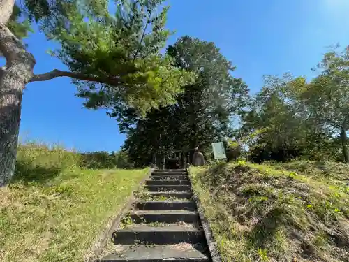 鬼死骸八幡神社の建物その他