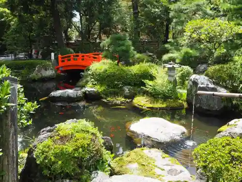 大井神社の庭園