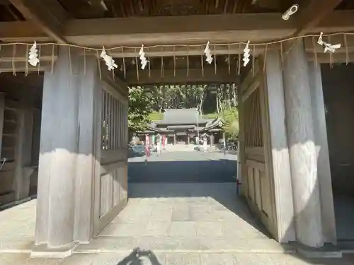 高見神社の山門・神門