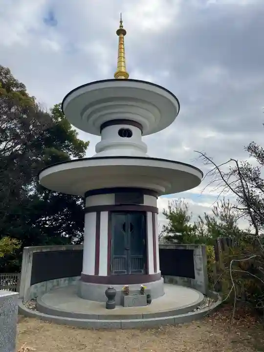 徳蔵院の{uncategorized: "未分類", other: "その他", undefined: "問題あり", building: "その他建物", grave: "お墓", sacred_gate: "鳥居", guardian: "狛犬", statue: "像", buddha: "仏像", history: "歴史", nature: "自然", garden: "庭園", animal: "動物", pagoda: "塔", temizu: "手水舎", mountain_gate: "山門・神門", sanctuary: "本殿・本堂", subordinate: "末社・摂社", art: "芸術", scenery: "景色", jizo: "地蔵", ema: "絵馬", goshuin: "御朱印", omikuji: "おみくじ", items: "授与品その他", amulet: "お守り", goshuincho: "御朱印帳", eats: "食事", festival: "お祭り", votive_dance: "神楽", shichigosan: "七五三参", wedding: "結婚式", experience: "体験その他", initially: "初詣", around: "周辺", anti_infection: "感染症対策"}