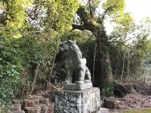 六所神社の狛犬