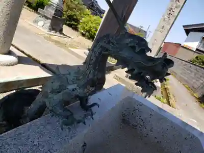 神明社の手水舎