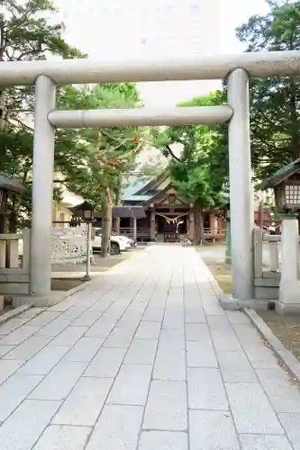 三吉神社の鳥居