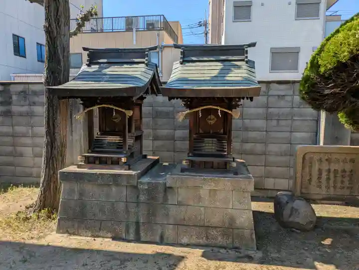 みなと八幡神社の{uncategorized: "未分類", other: "その他", undefined: "問題あり", building: "その他建物", grave: "お墓", sacred_gate: "鳥居", guardian: "狛犬", statue: "像", buddha: "仏像", history: "歴史", nature: "自然", garden: "庭園", animal: "動物", pagoda: "塔", temizu: "手水舎", mountain_gate: "山門・神門", sanctuary: "本殿・本堂", subordinate: "末社・摂社", art: "芸術", scenery: "景色", jizo: "地蔵", ema: "絵馬", goshuin: "御朱印", omikuji: "おみくじ", items: "授与品その他", amulet: "お守り", goshuincho: "御朱印帳", eats: "食事", festival: "お祭り", votive_dance: "神楽", shichigosan: "七五三参", wedding: "結婚式", experience: "体験その他", initially: "初詣", around: "周辺", anti_infection: "感染症対策"}