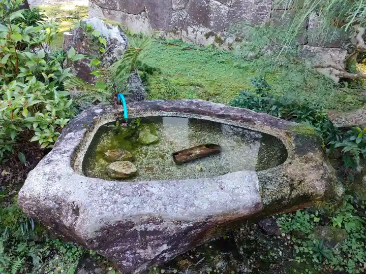 吸湖山 青岸寺の手水舎