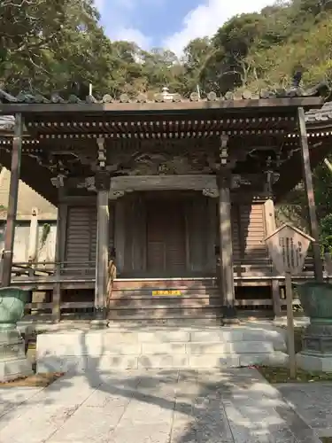 誕生寺の本殿・本堂