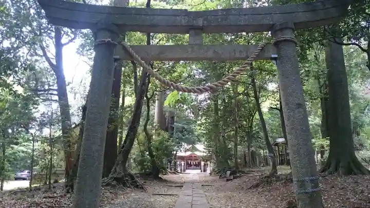鴨鳥五所神社の鳥居