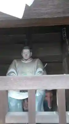 日出若宮八幡神社の像