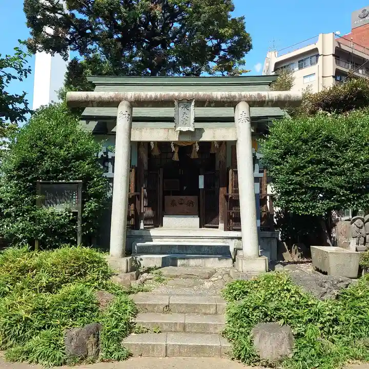 池袋水天宮の鳥居