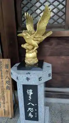 奥田神社の像
