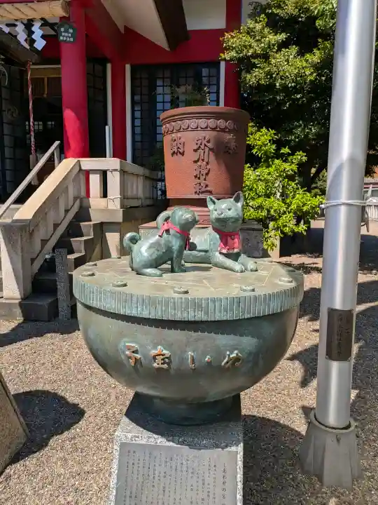 元郷氷川神社の{uncategorized: "未分類", other: "その他", undefined: "問題あり", building: "その他建物", grave: "お墓", sacred_gate: "鳥居", guardian: "狛犬", statue: "像", buddha: "仏像", history: "歴史", nature: "自然", garden: "庭園", animal: "動物", pagoda: "塔", temizu: "手水舎", mountain_gate: "山門・神門", sanctuary: "本殿・本堂", subordinate: "末社・摂社", art: "芸術", scenery: "景色", jizo: "地蔵", ema: "絵馬", goshuin: "御朱印", omikuji: "おみくじ", items: "授与品その他", amulet: "お守り", goshuincho: "御朱印帳", eats: "食事", festival: "お祭り", votive_dance: "神楽", shichigosan: "七五三参", wedding: "結婚式", experience: "体験その他", initially: "初詣", around: "周辺", anti_infection: "感染症対策"}
