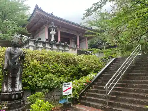 南法華寺（壷阪寺）の{uncategorized: "未分類", other: "その他", undefined: "問題あり", building: "その他建物", grave: "お墓", sacred_gate: "鳥居", guardian: "狛犬", statue: "像", buddha: "仏像", history: "歴史", nature: "自然", garden: "庭園", animal: "動物", pagoda: "塔", temizu: "手水舎", mountain_gate: "山門・神門", sanctuary: "本殿・本堂", subordinate: "末社・摂社", art: "芸術", scenery: "景色", jizo: "地蔵", ema: "絵馬", goshuin: "御朱印", omikuji: "おみくじ", items: "授与品その他", amulet: "お守り", goshuincho: "御朱印帳", eats: "食事", festival: "お祭り", votive_dance: "神楽", shichigosan: "七五三参", wedding: "結婚式", experience: "体験その他", initially: "初詣", around: "周辺", anti_infection: "感染症対策"}