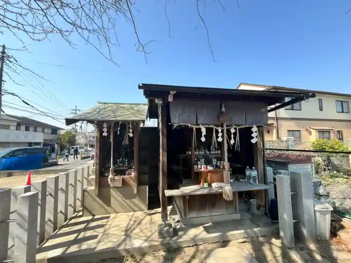 八大龍王辨財天の{uncategorized: "未分類", other: "その他", undefined: "問題あり", building: "その他建物", grave: "お墓", sacred_gate: "鳥居", guardian: "狛犬", statue: "像", buddha: "仏像", history: "歴史", nature: "自然", garden: "庭園", animal: "動物", pagoda: "塔", temizu: "手水舎", mountain_gate: "山門・神門", sanctuary: "本殿・本堂", subordinate: "末社・摂社", art: "芸術", scenery: "景色", jizo: "地蔵", ema: "絵馬", goshuin: "御朱印", omikuji: "おみくじ", items: "授与品その他", amulet: "お守り", goshuincho: "御朱印帳", eats: "食事", festival: "お祭り", votive_dance: "神楽", shichigosan: "七五三参", wedding: "結婚式", experience: "体験その他", initially: "初詣", around: "周辺", anti_infection: "感染症対策"}