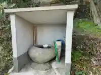 三社神社の{uncategorized: "未分類", other: "その他", undefined: "問題あり", building: "その他建物", grave: "お墓", sacred_gate: "鳥居", guardian: "狛犬", statue: "像", buddha: "仏像", history: "歴史", nature: "自然", garden: "庭園", animal: "動物", pagoda: "塔", temizu: "手水舎", mountain_gate: "山門・神門", sanctuary: "本殿・本堂", subordinate: "末社・摂社", art: "芸術", scenery: "景色", jizo: "地蔵", ema: "絵馬", goshuin: "御朱印", omikuji: "おみくじ", items: "授与品その他", amulet: "お守り", goshuincho: "御朱印帳", eats: "食事", festival: "お祭り", votive_dance: "神楽", shichigosan: "七五三参", wedding: "結婚式", experience: "体験その他", initially: "初詣", around: "周辺", anti_infection: "感染症対策"}