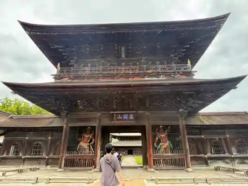 瑞龍寺の{uncategorized: "未分類", other: "その他", undefined: "問題あり", building: "その他建物", grave: "お墓", sacred_gate: "鳥居", guardian: "狛犬", statue: "像", buddha: "仏像", history: "歴史", nature: "自然", garden: "庭園", animal: "動物", pagoda: "塔", temizu: "手水舎", mountain_gate: "山門・神門", sanctuary: "本殿・本堂", subordinate: "末社・摂社", art: "芸術", scenery: "景色", jizo: "地蔵", ema: "絵馬", goshuin: "御朱印", omikuji: "おみくじ", items: "授与品その他", amulet: "お守り", goshuincho: "御朱印帳", eats: "食事", festival: "お祭り", votive_dance: "神楽", shichigosan: "七五三参", wedding: "結婚式", experience: "体験その他", initially: "初詣", around: "周辺", anti_infection: "感染症対策"}