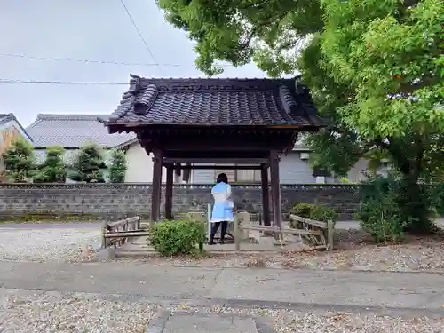 越境寺の手水