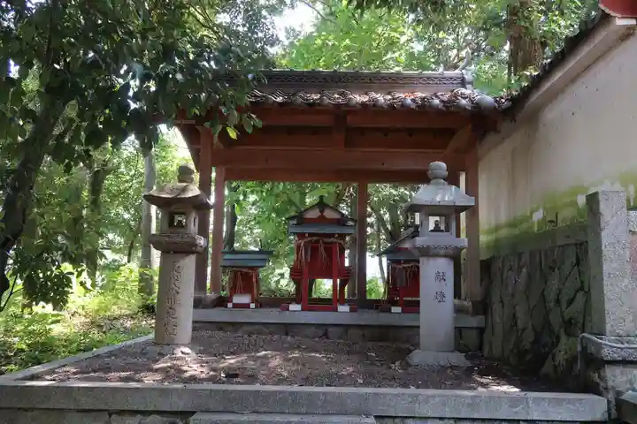 池坐朝霧黄幡比賣神社の末社・摂社