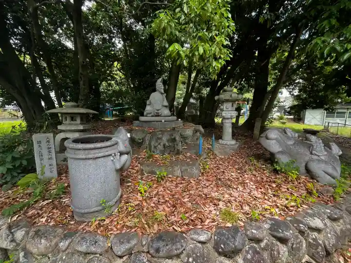 柿本神社の{uncategorized: "未分類", other: "その他", undefined: "問題あり", building: "その他建物", grave: "お墓", sacred_gate: "鳥居", guardian: "狛犬", statue: "像", buddha: "仏像", history: "歴史", nature: "自然", garden: "庭園", animal: "動物", pagoda: "塔", temizu: "手水舎", mountain_gate: "山門・神門", sanctuary: "本殿・本堂", subordinate: "末社・摂社", art: "芸術", scenery: "景色", jizo: "地蔵", ema: "絵馬", goshuin: "御朱印", omikuji: "おみくじ", items: "授与品その他", amulet: "お守り", goshuincho: "御朱印帳", eats: "食事", festival: "お祭り", votive_dance: "神楽", shichigosan: "七五三参", wedding: "結婚式", experience: "体験その他", initially: "初詣", around: "周辺", anti_infection: "感染症対策"}