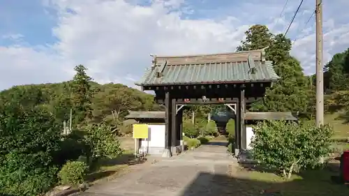 實成寺の山門