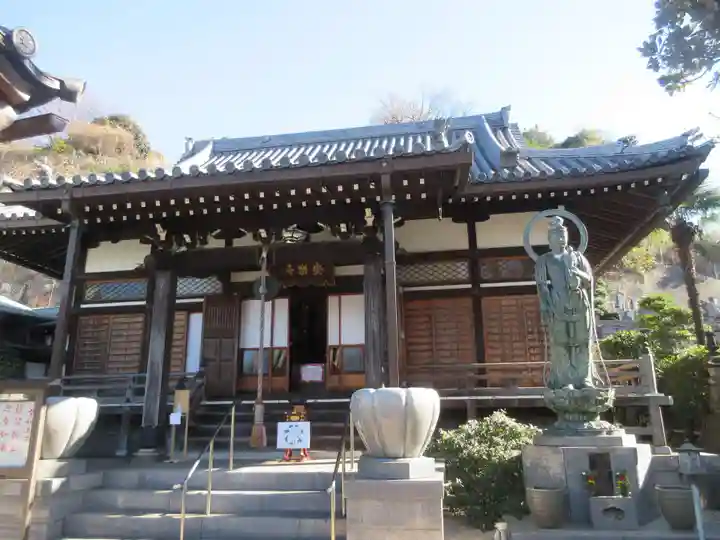 安楽寺の本殿・本堂