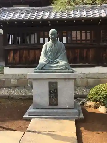 泉岳寺の像